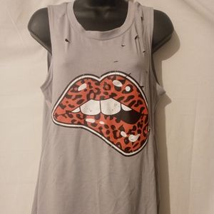 Tunic top with distressed lips